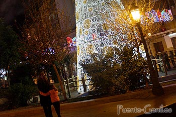 Arbol de Navidad blanco y dorado