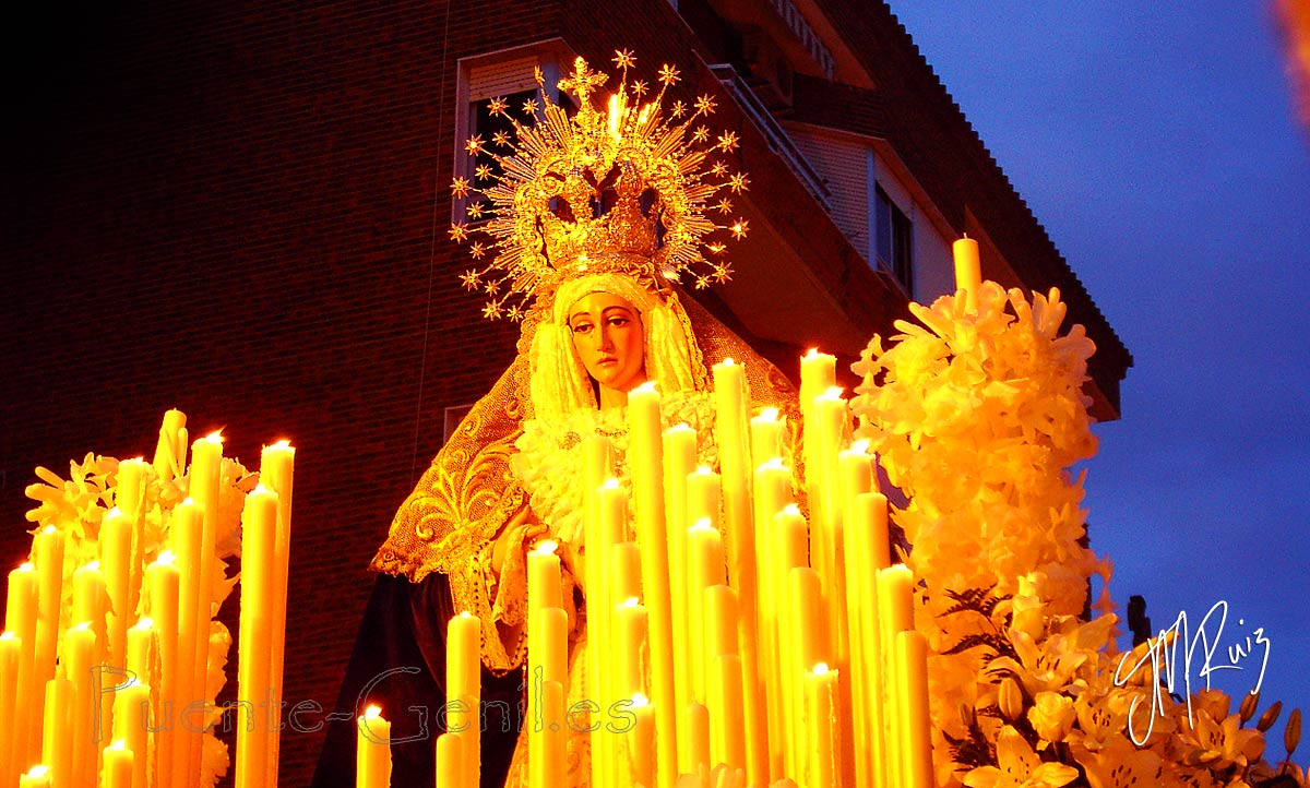 La Virgen de la Estrella, anocheciendo a la llegada del Paseo del Romeral. Foto 01.04.2007 Virgen de la Estrella de Puente Genil