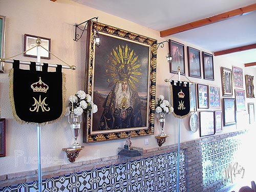 María Stma. de la Soledad, se encuentra enmarcada en un lugar privilegiado del salón comedor. María Stma. de la Soledad, se encuentra enmarcada en un lugar privilegiado del salón comedor.