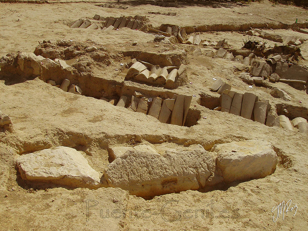 Necrópolis Árabe compartida con otra de origen Romano. Necrópolis Árabe y Romana