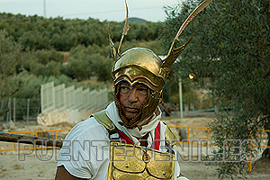 Casco romano alado