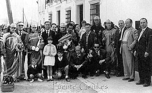 Virtudes Cardinales y Sibila de Cumas, un Domingo de Resurrección de los años sesenta. Virtudes Cardinales y Sibila de Cumas, un Domingo de Resurrección de los años 60, detrás de San José.