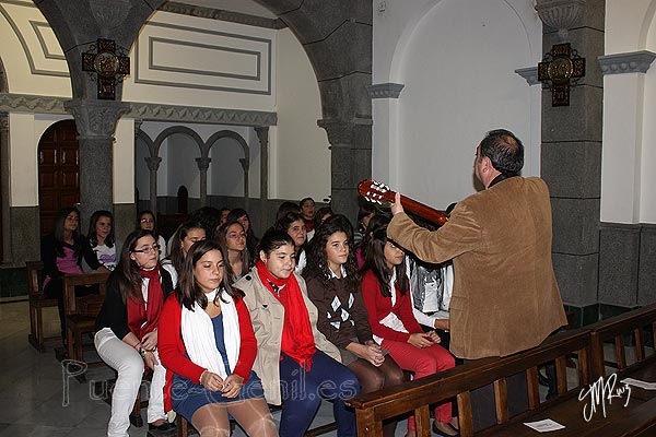 Coro de alumnas de Compañía de María en Puente-Genil, Dirigido por el profesor Rafael Sánchez. Coro de alumnas de Compañía de María en Puente-Genil, Dirigido por el profesor Rafael Sánchez.