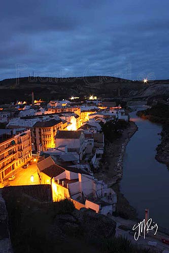 Puente-Genil amaneciendo junto a su río el Genil Puente Genil amaneciendo junto a su río el Genil